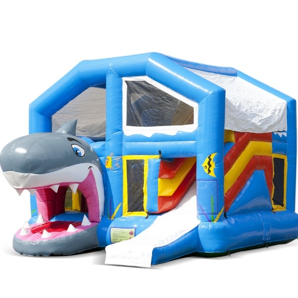 Cápás funny légvár tetővel