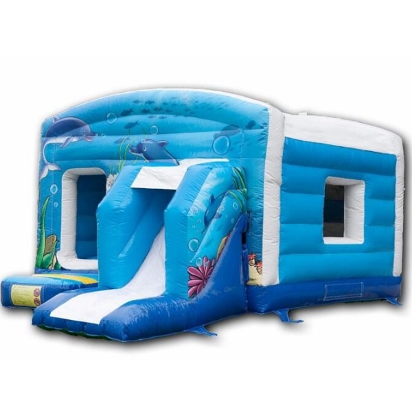 Tengeri világ zárt légvár csúszdával